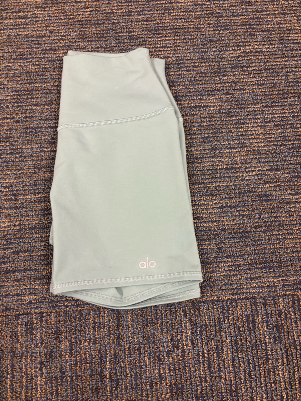 Alo Yoga Shorts - Picture 2 of 3